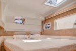 Private Boat Tour Phuket - Guest Bedroom in Lagoon 400S2
